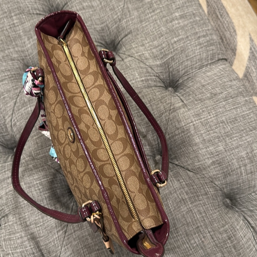 Coach Bag Large Brown Signature Leather Purple Patent Leather Trimmed Tote - Picture 7 of 17